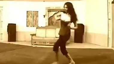 Hot Northindian Actress Nippleslip while expose her Boobs