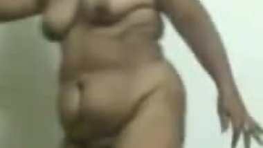 Tamil mom nude