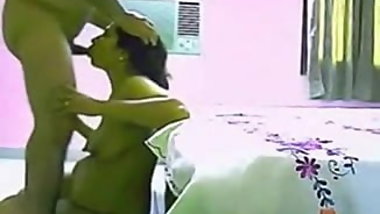 Indian Busty Aunty Prepare her Partner by her Blow