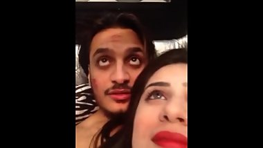 Desi pakistani brother remove bra shows sister BIG BOOBS selfie sex