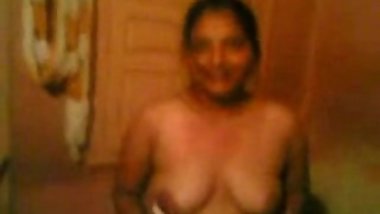 indian bhabhi boobs show
