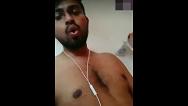 Indian cute guya€‹ glassesa€‹ jerka€‹ off