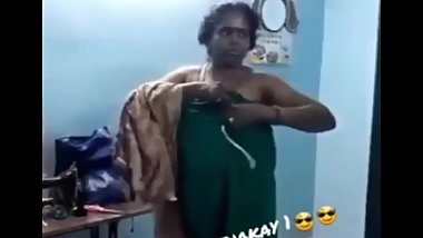 My friend mom Dress change