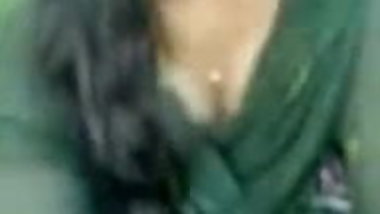 kona showing boobs