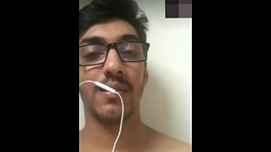 Indian hot guya€‹biga€‹ dicka€‹