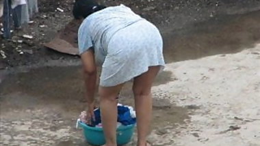 Spying indian Aunty - Ass Bend over - Booty Voyeur