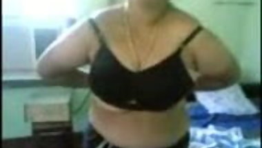 Indian aunty 1043