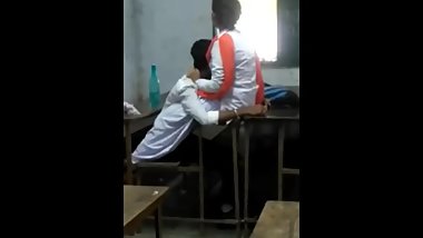 Bengali Hot school girl with her bf in the school