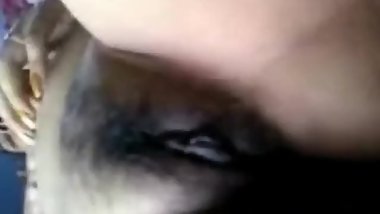 Indian aunty gets Finger fuck