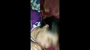 hubby lund chusvaya neend se jagah kar...