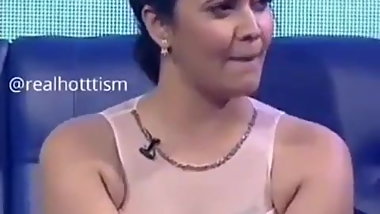 Anusuya deep cleavage