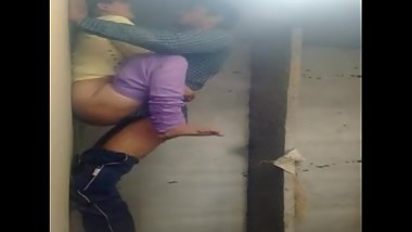 bhai ne apne sister ki chudai ki chut far diya