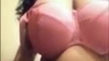 Indian Huge Busty Remove Her dress extreme hot xchubbyx