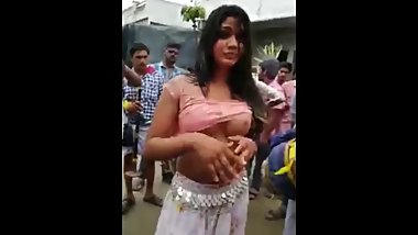 Indian naked dance