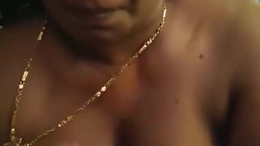 Kerala milf mom giving blow job