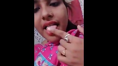 Horny Indian girl showing