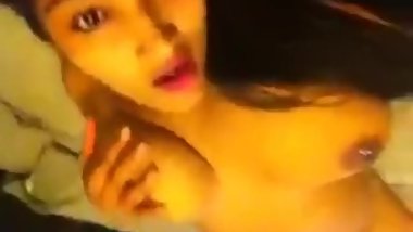 INDIAN GIRL MASTUBRATES