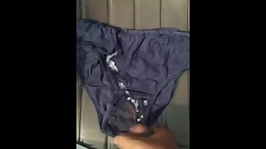 When I see my aunt's dirty panties!