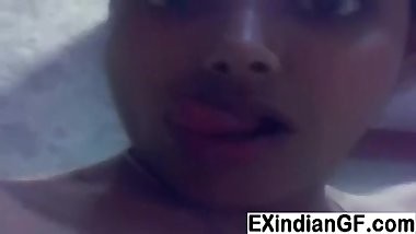 Selfshot masturbation video with Indian slut