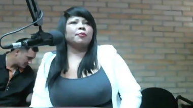 INDIAN WOMAN NIPPLES SEE THRU