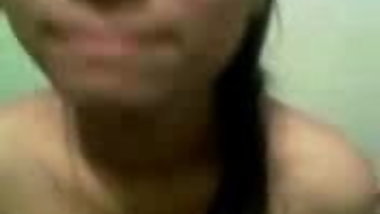 indian Girl undressed and expose herself to BF