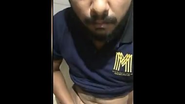 HORNY INDIAN VARUN FRANK JERKING IN CAMERA MAKE IT VIRAL AND SHAMED