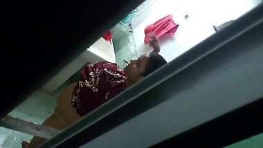 neighbor bathing