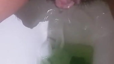 Desi pussy leak piss pee pii indian fudi choot wife