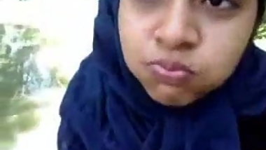 BANGLA COLLEGE GIRL SUCKING DICK IN PARK