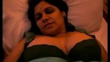 gaand marane wali aunty full