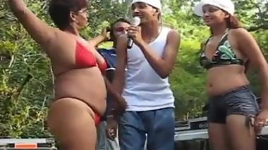 trini aunty wining