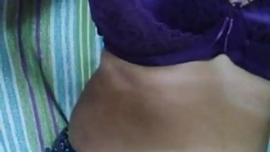 Mallu teen girl showing boobs removing bra