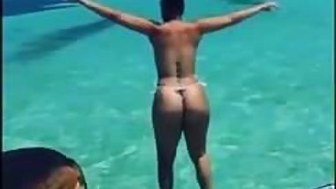 AMATEUR SEXY ARABIC CURVY ASS