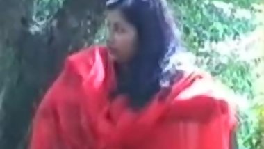 Indian bitch flashing her tits and blowing a cock