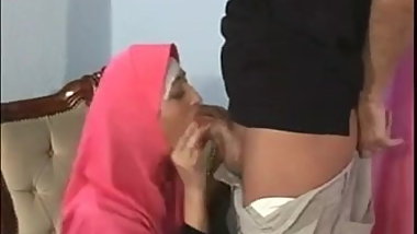 Red Hijabi Paki Ummah Sister prefers Big British Beefstick