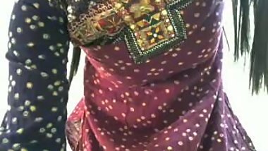 amateur indian girl nude showing on cam
