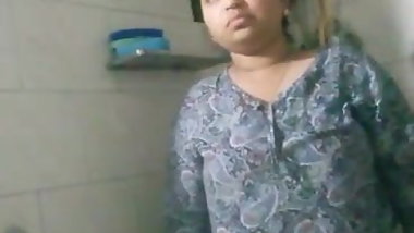 Chubby Indian girl ritika bhabi