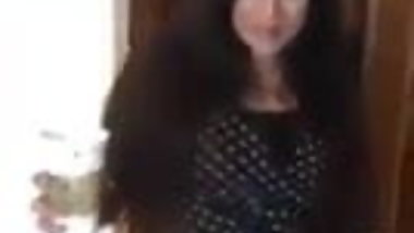 NRI Girl Sexy Moves On Bollywood Song