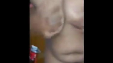 matured aunty record herself of her body