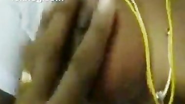 South Indian Auny remove her white Blouse and enjoyed with her BF