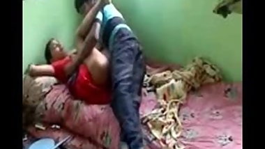 Desi guy fucking prostitue in his home