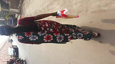 Indian Slim Ass Aunty.