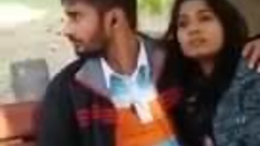 northindian girl and boy blowjob in park