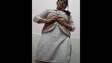 Indian chubby toilet show