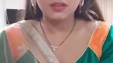 indian girl doing selfies with boyfriend.mp4