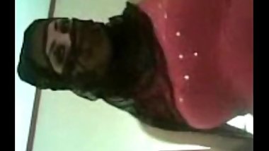 Lovely Black Niqab Muslim Girl Oral Sex for 3 inch Arabian Penis