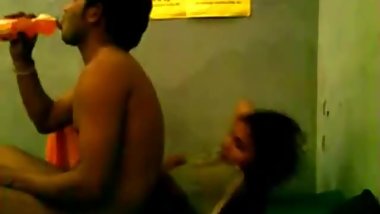 PUNJABI COLLEGE LOVERS IN MOBILE REPAIR SHOP