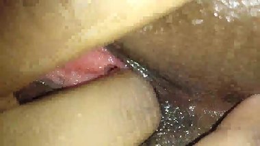 Hot indian babe playing with pussy close up - DesiBate.com