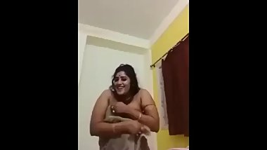 Indian bhabhi show boobs