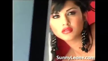 Behind the scenes with Sunny leone in her early days